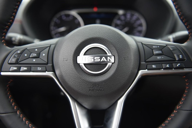 Nissan Sentra Vehicle Image 18