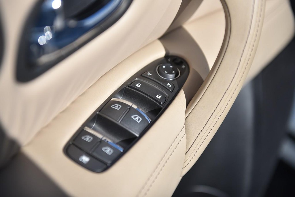 Nissan Armada Vehicle Image 07