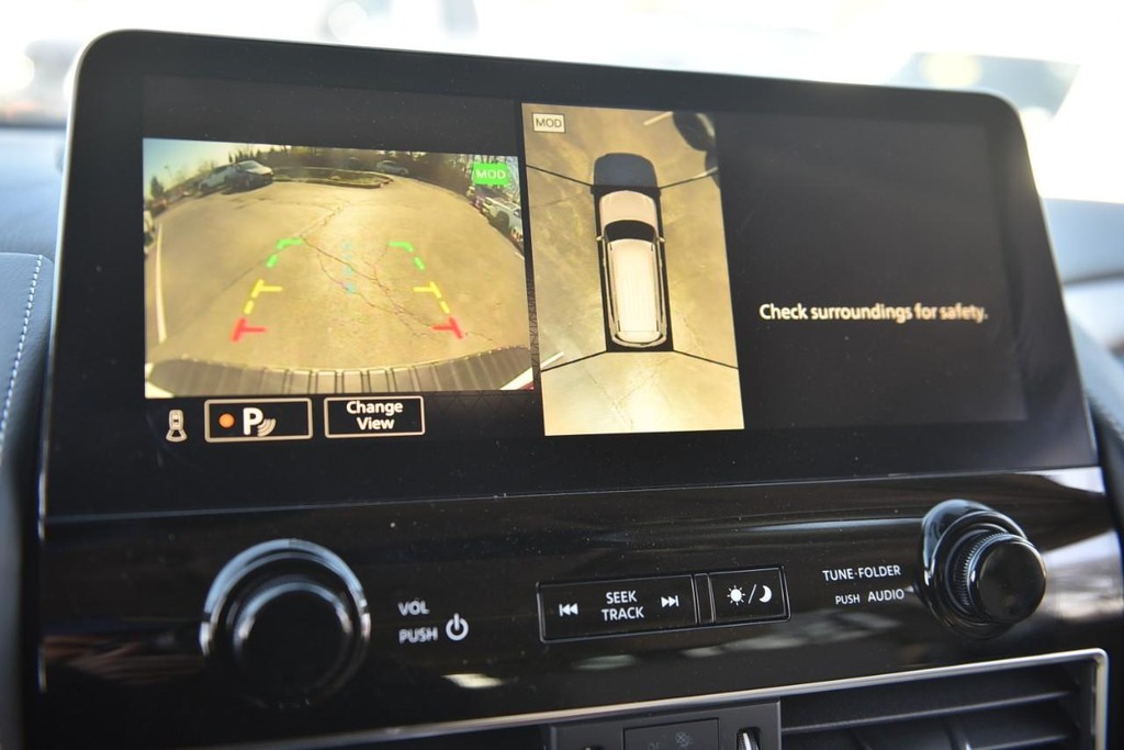 Nissan Armada Vehicle Image 12