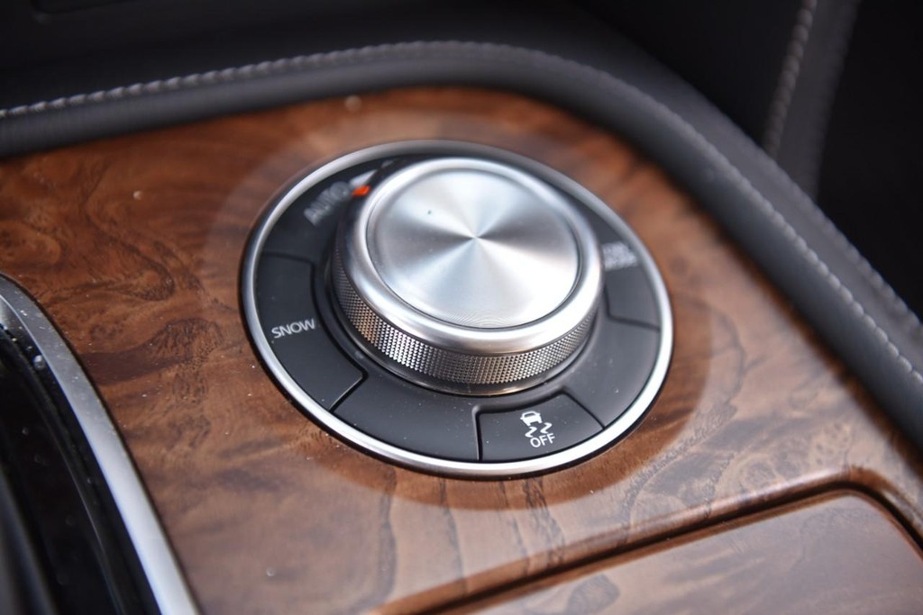 Nissan Armada Vehicle Image 16