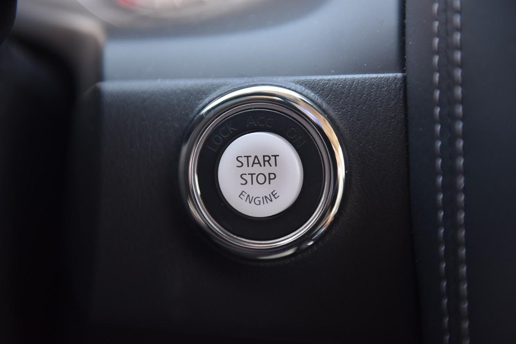 Nissan Armada Vehicle Image 19