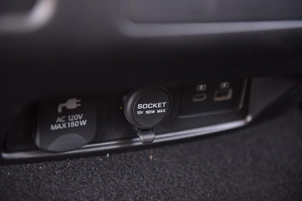 Nissan Armada Vehicle Image 28