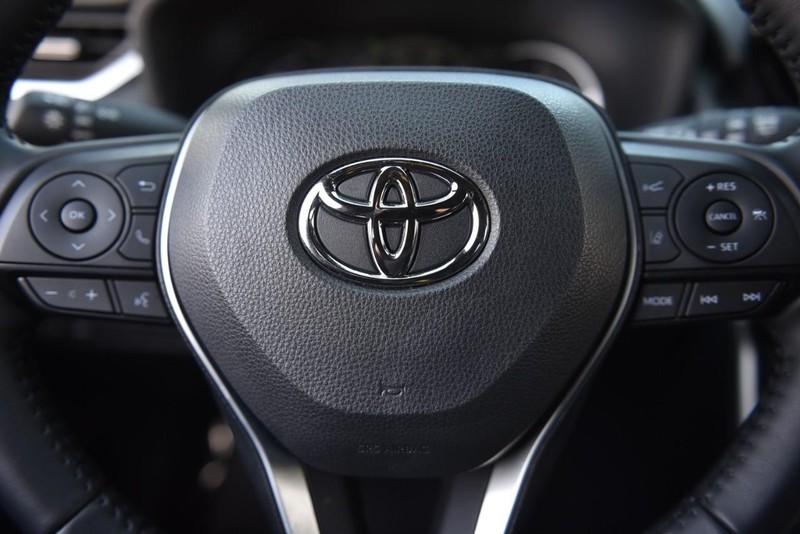 Toyota RAV4 Hybrid Vehicle Image 18