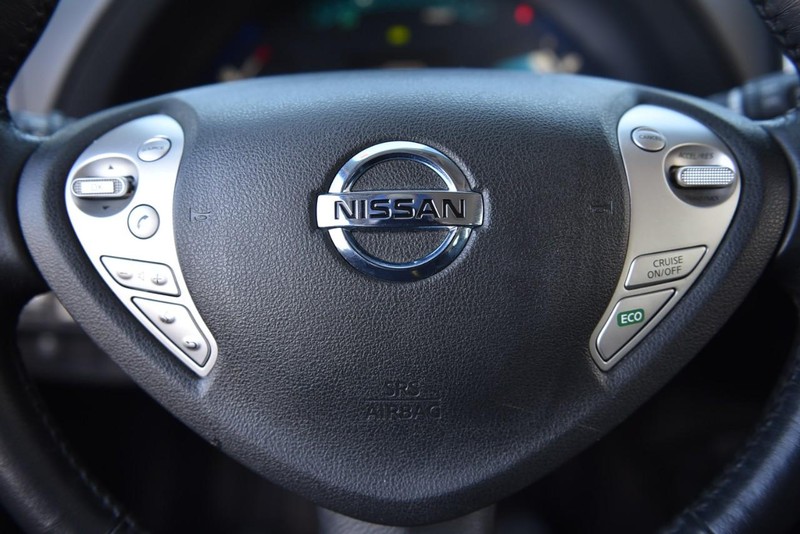 Nissan LEAF Vehicle Image 19