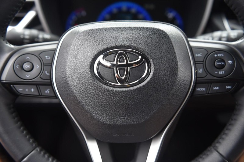Toyota Corolla Hatchback Vehicle Image 18