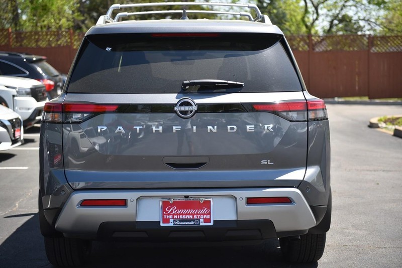 Nissan Pathfinder Vehicle Image 06