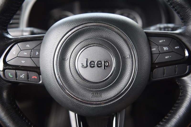 2018 Jeep Renegade 4WD Altitude photo