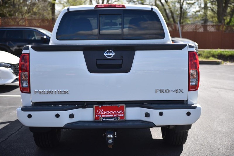 Nissan Frontier Vehicle Image 05