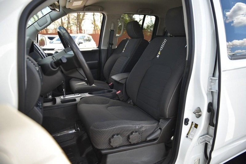 Nissan Frontier Vehicle Image 16