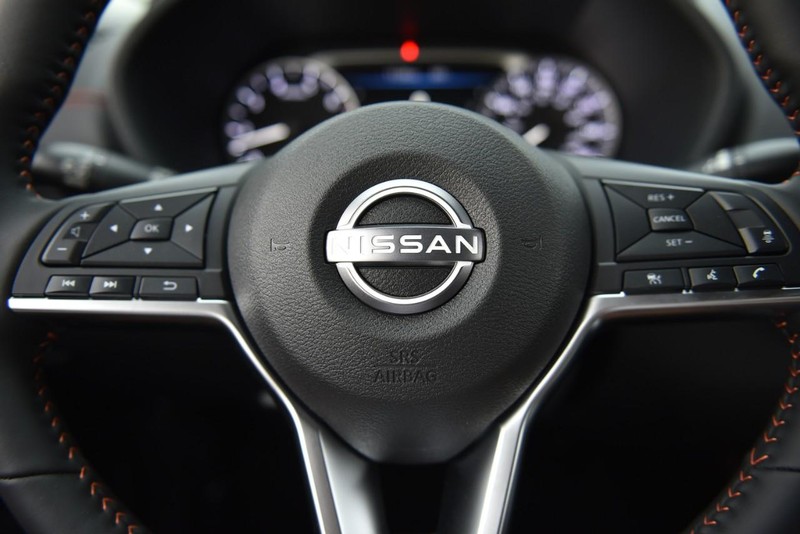 Nissan Sentra Vehicle Image 18
