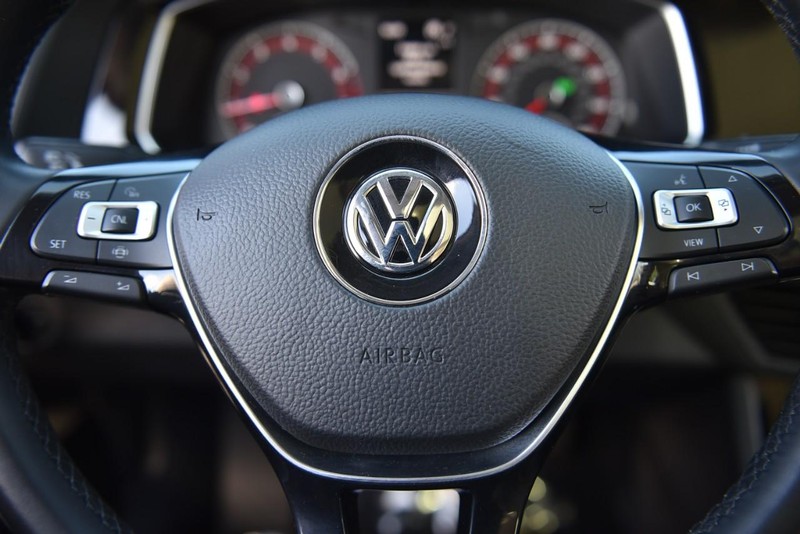 Volkswagen Jetta Vehicle Image 20