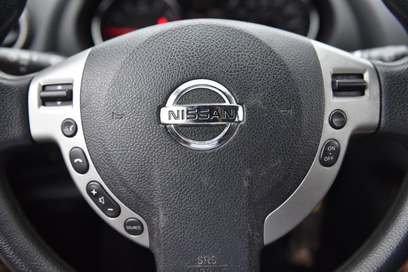 Nissan Rogue Select Vehicle Image 12