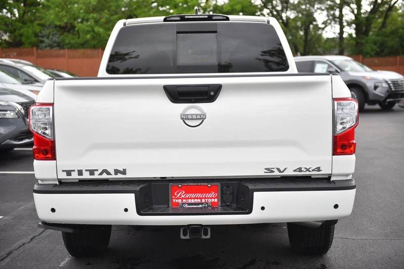Nissan Titan Vehicle Image 06