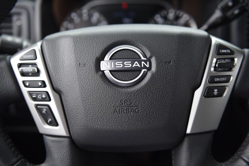 Nissan Titan Vehicle Image 21
