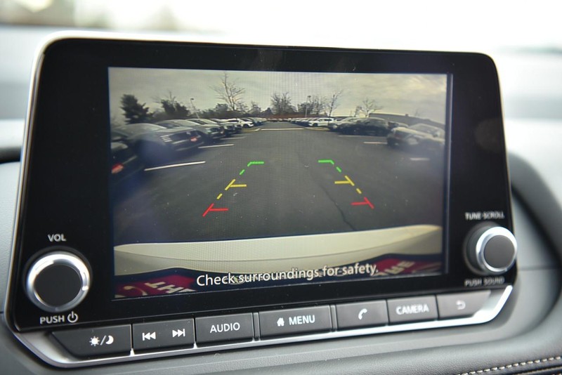 Nissan Rogue Vehicle Image 13