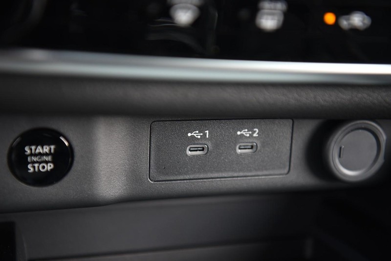 Nissan Rogue Vehicle Image 15