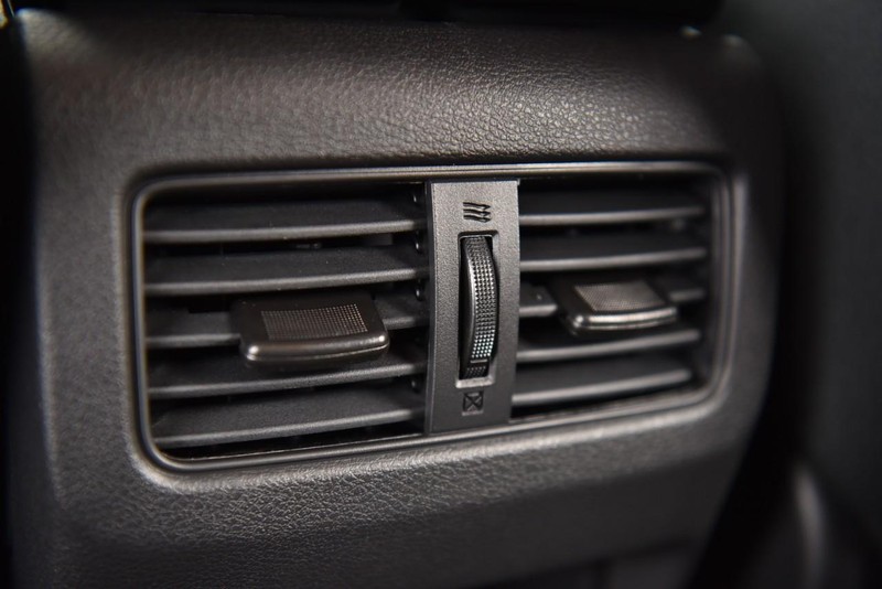 Nissan Rogue Vehicle Image 22