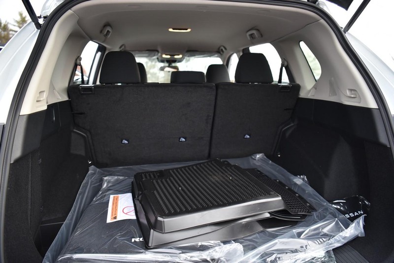 Nissan Rogue Vehicle Image 23