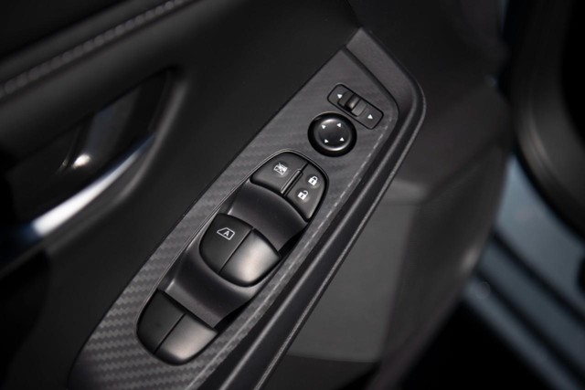 Nissan Sentra Vehicle Image 08