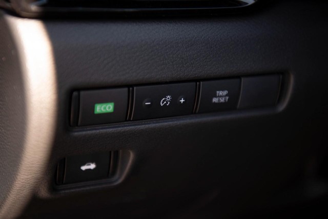 Nissan Sentra Vehicle Image 10
