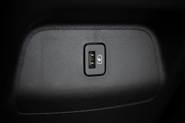 Nissan Sentra Vehicle Image 21