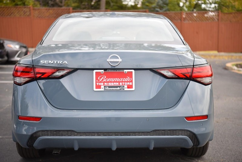 Nissan Sentra Vehicle Image 07