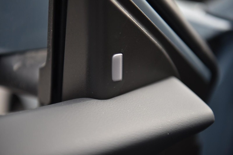 Nissan Sentra Vehicle Image 10