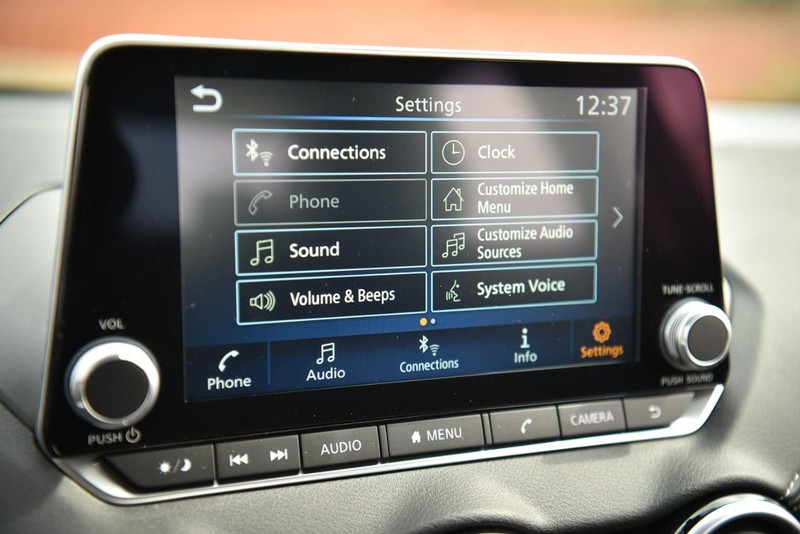 Nissan Sentra Vehicle Image 17