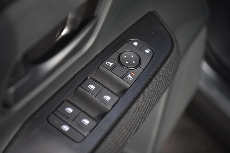 Nissan Kicks Vehicle Image 09