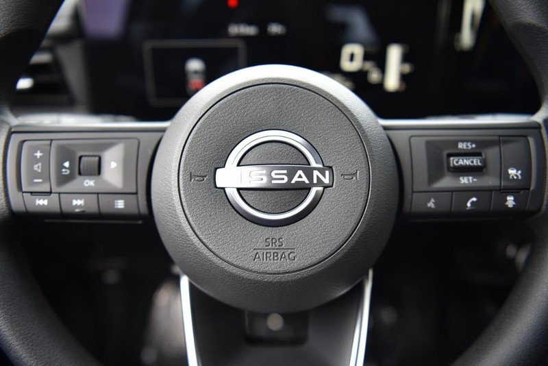 Nissan Kicks Vehicle Image 18
