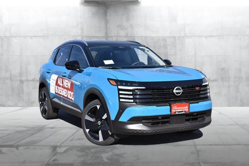 Nissan Kicks Vehicle Image 02