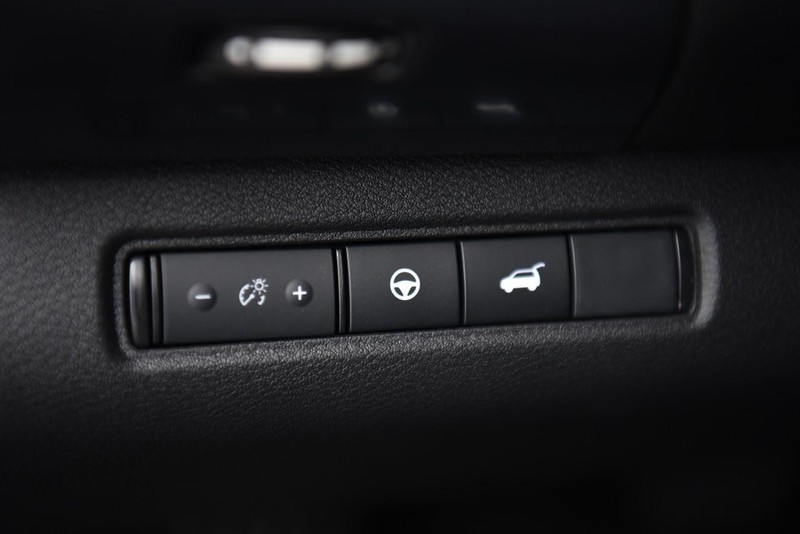 Nissan Pathfinder Vehicle Image 11