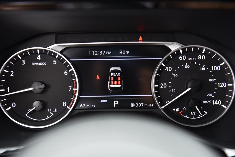 Nissan Pathfinder Vehicle Image 12
