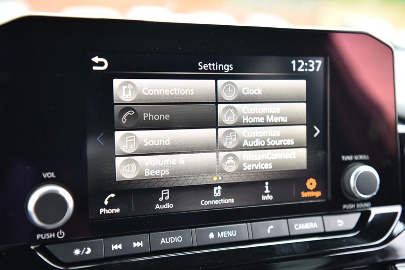 Nissan Pathfinder Vehicle Image 14
