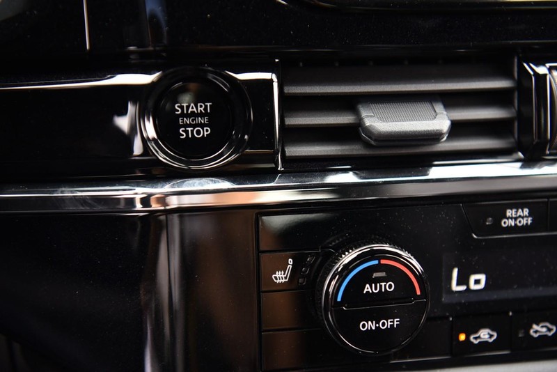 Nissan Pathfinder Vehicle Image 16