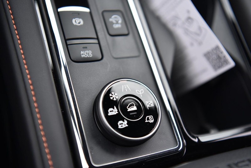 Nissan Pathfinder Vehicle Image 18