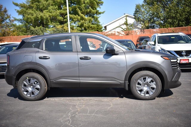 Nissan Kicks Vehicle Image 05