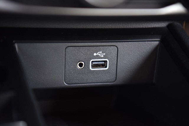 Nissan Kicks Vehicle Image 13