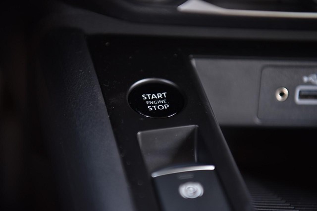 Nissan Kicks Vehicle Image 14