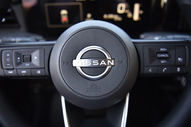 Nissan Kicks Vehicle Image 17