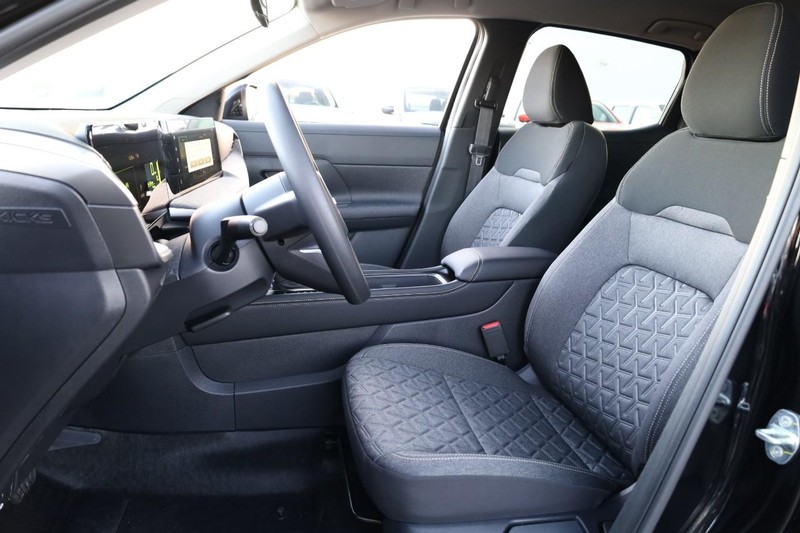 Nissan Kicks Vehicle Image 11