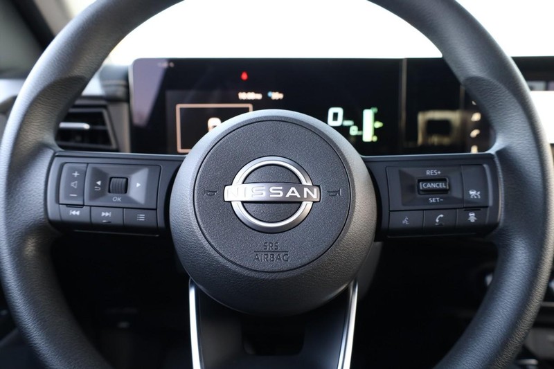 Nissan Kicks Vehicle Image 12