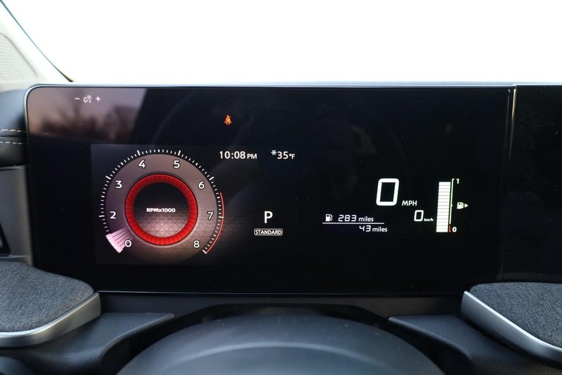 Nissan Kicks Vehicle Image 13