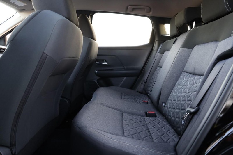 Nissan Kicks Vehicle Image 22