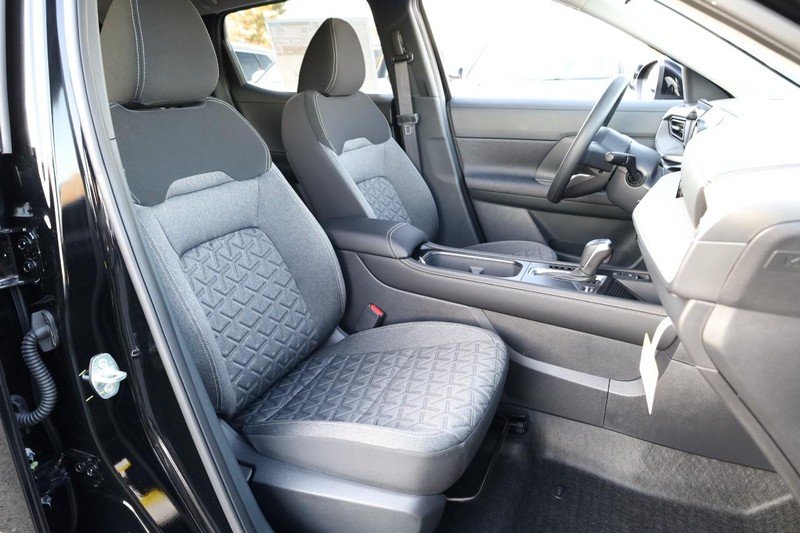 Nissan Kicks Vehicle Image 25