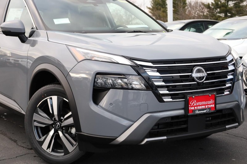 Nissan Rogue Vehicle Image 04