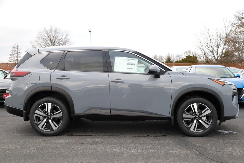 Nissan Rogue Vehicle Image 07