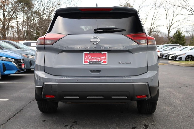 Nissan Rogue Vehicle Image 08