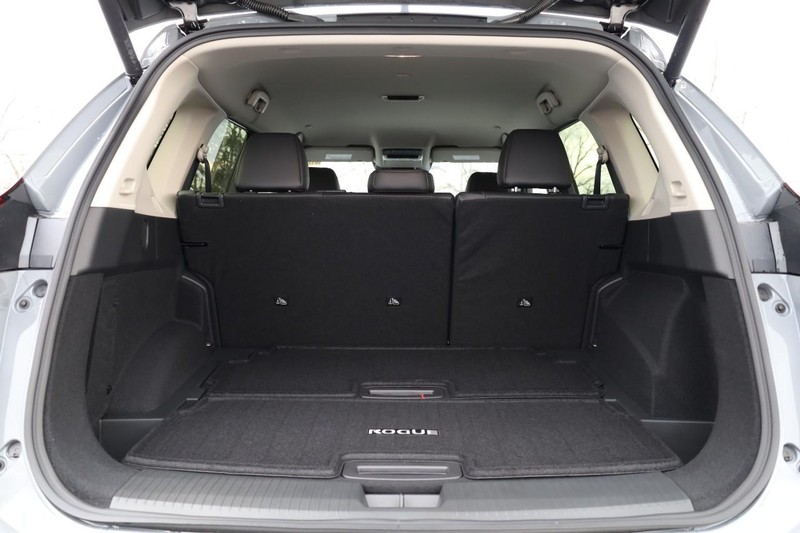 Nissan Rogue Vehicle Image 09