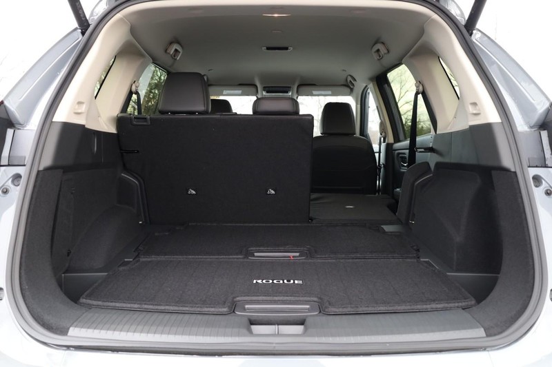 Nissan Rogue Vehicle Image 10